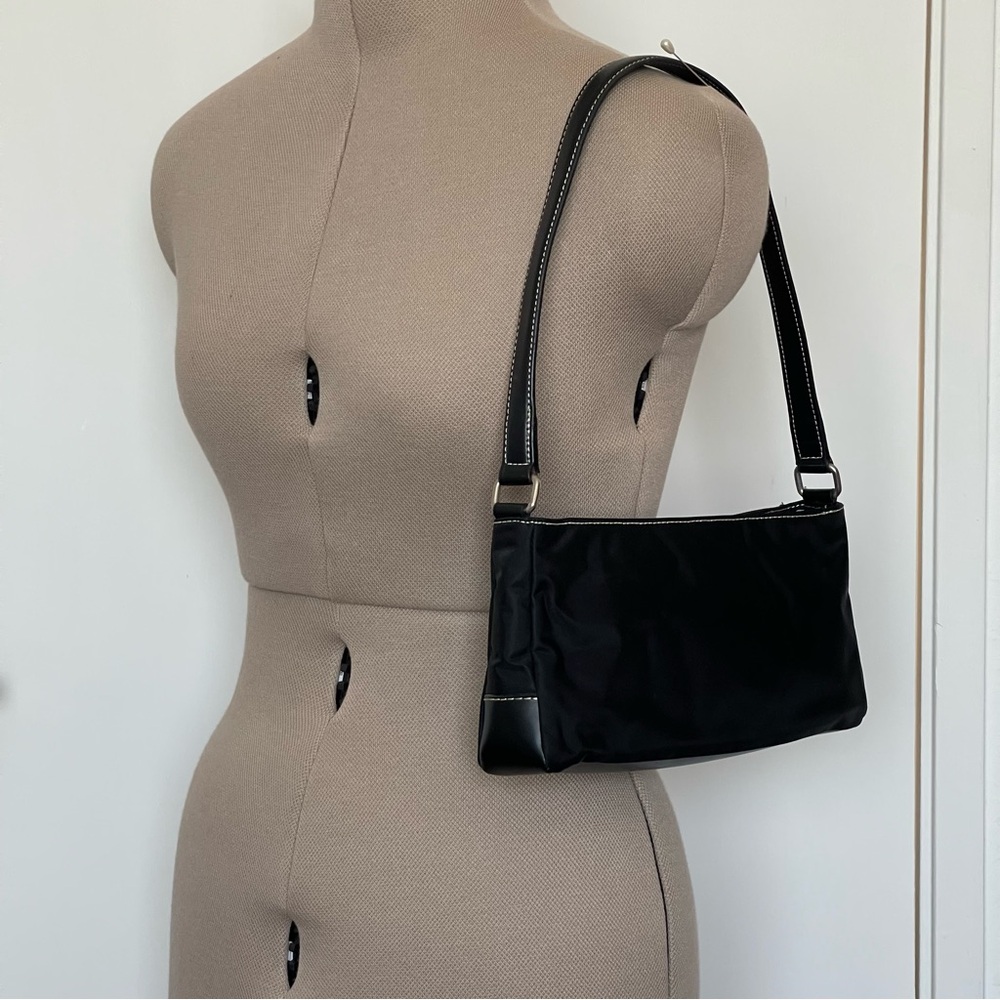 Black Nylon and Leather Shoulder Bag Sleek Design White Stitching